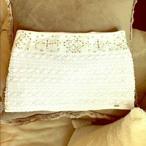 White low waisted skirt from Hollister